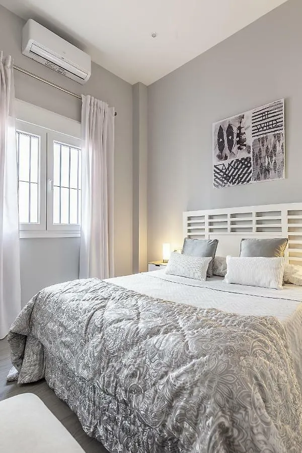 Minimalismo De Vanguardia Con Altas Calidades 1 Br Seville Spain
