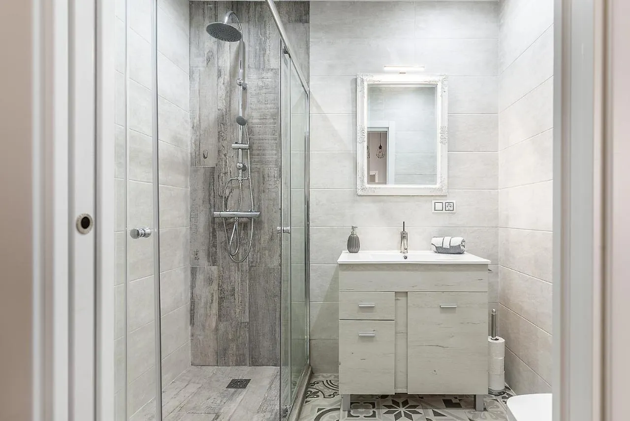 Minimalismo De Vanguardia Con Altas Calidades 1 Br Seville Spain