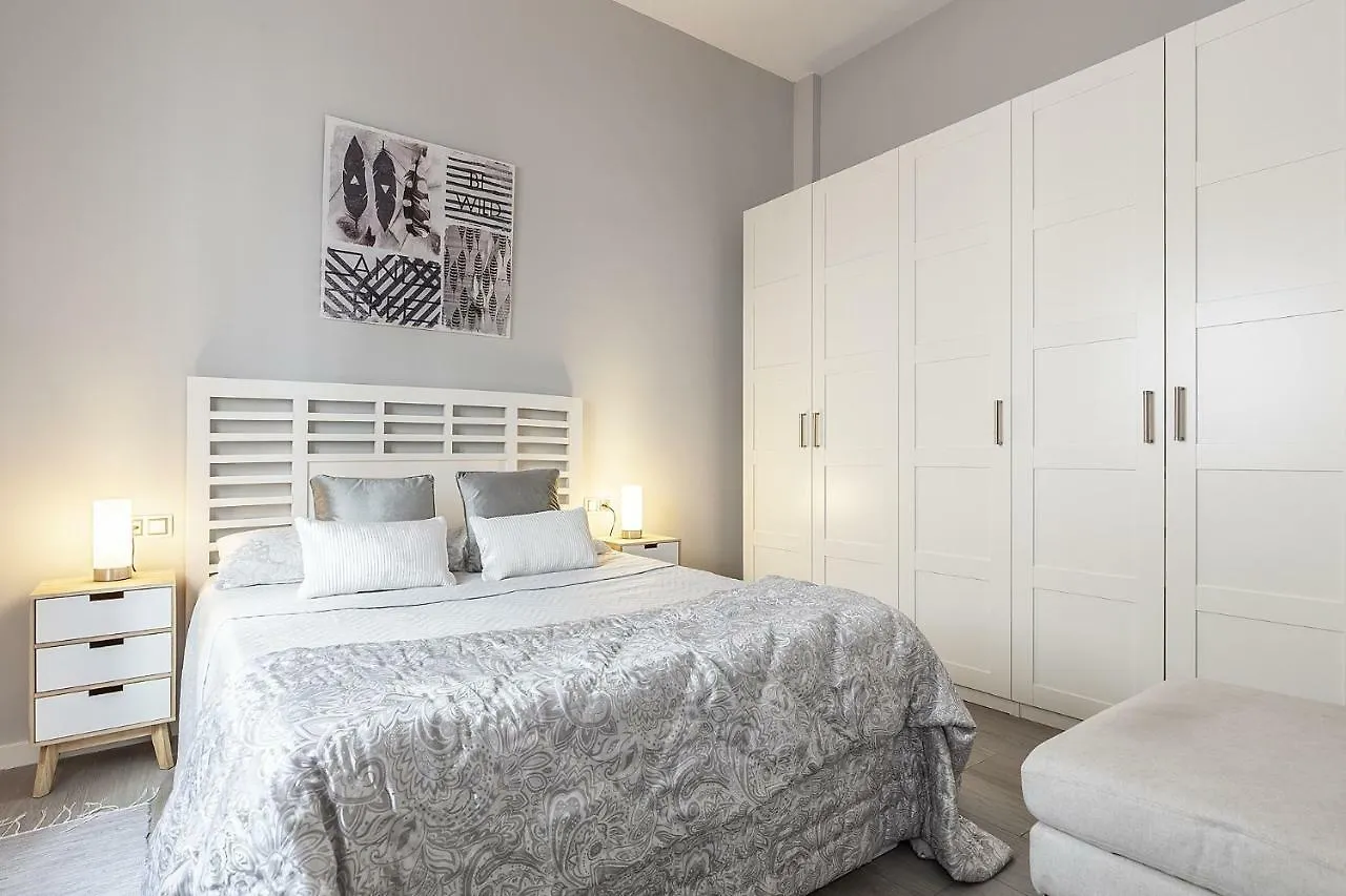 Minimalismo De Vanguardia Con Altas Calidades 1 Br Seville Spain