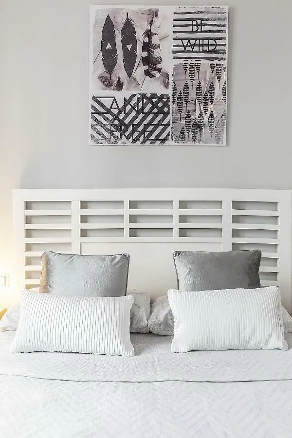 Minimalismo De Vanguardia Con Altas Calidades 1 Br Seville 0*,  Spain